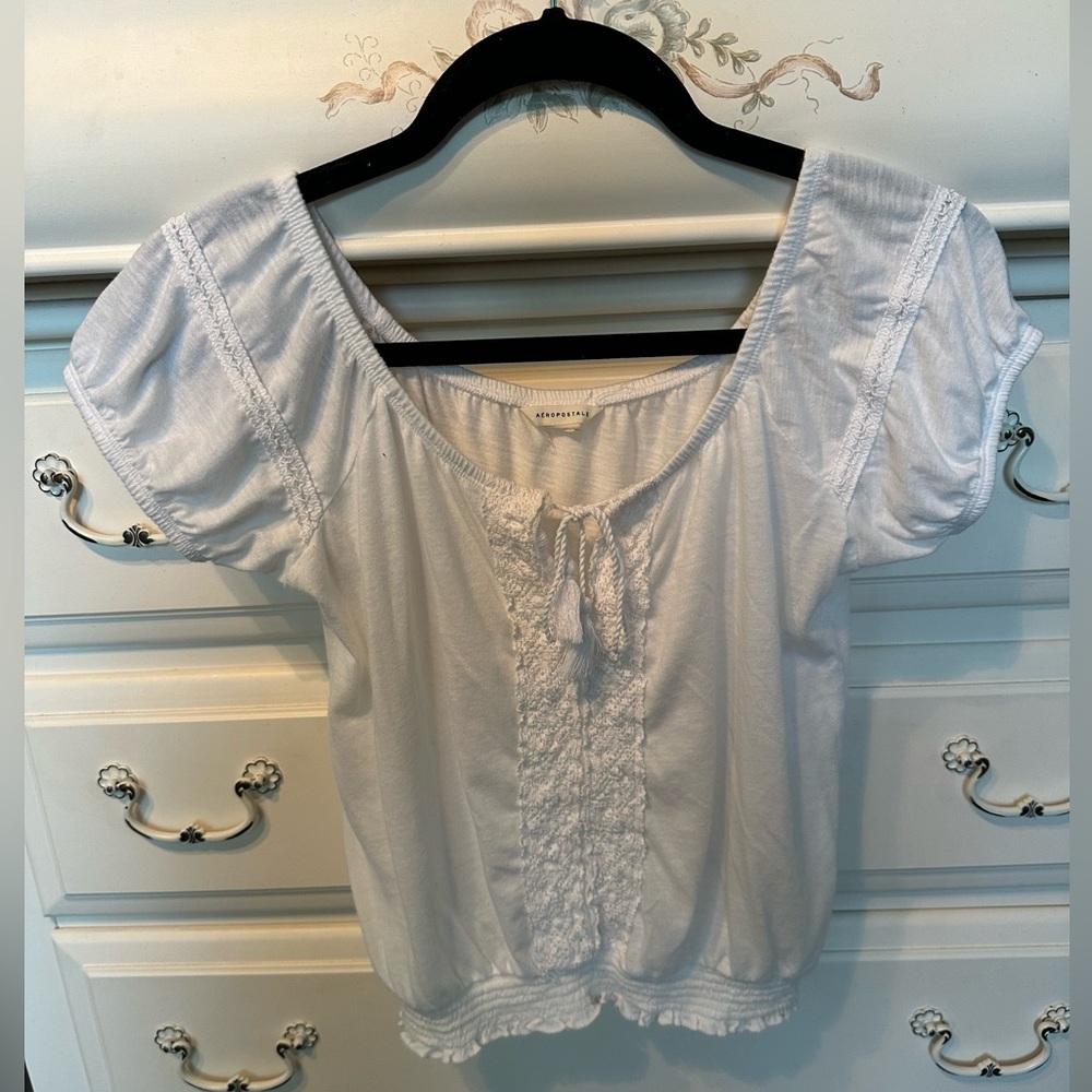Aeropostal White top, Size medium